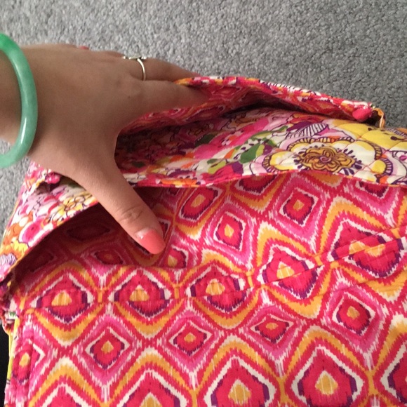 Vera Bradley crossbody - Picture 5 of 5